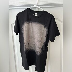 RADIOHEAD TOUR TSHIRT
Size Large fits more like Medium